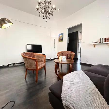 Casa de Férias Le Refuge D'azur-jardin-clim Nîmes